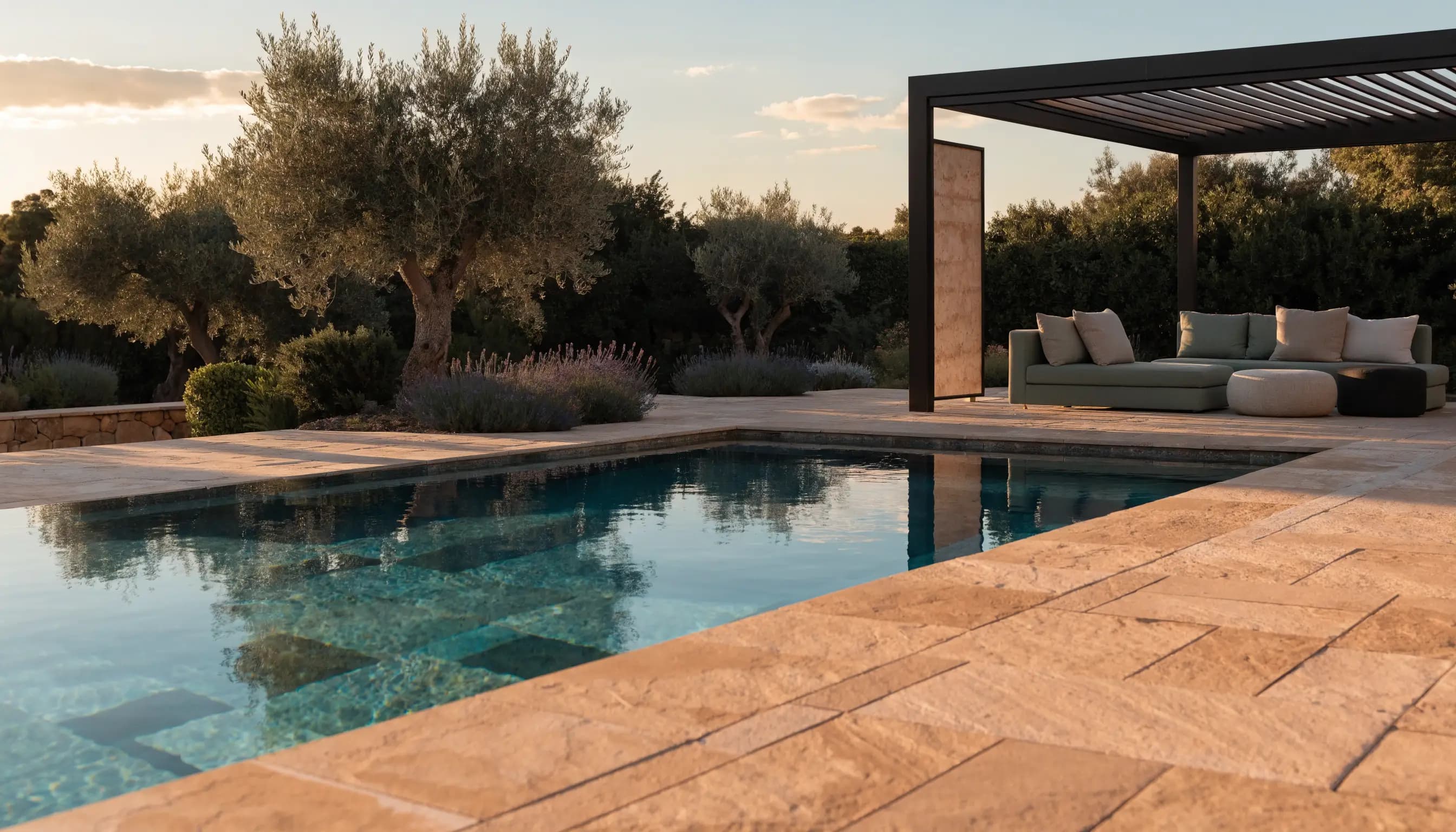 Terrasse avec piscine et pergola